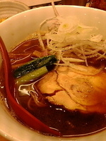 「焦がし醤油+叉焼+ピリ辛煮玉子+ビール×2」@麺匠 喜楽々の写真