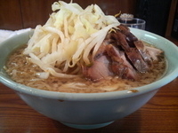 「小ラーメン+小豚+野菜マシ（700円）」@ラーメン二郎 亀戸店の写真