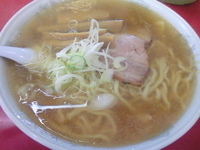 「手打ちラーメン+大盛」@一品香 駒生店の写真