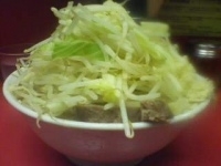 「小豚ラーメン やさいちょいマシ+にんにく」@ラーメン二郎 桜台駅前店の写真