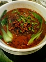 「黒ごま坦々麺+四川辛味水餃子+生ビール」@紅虎餃子房 鎌倉店の写真