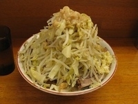 「小ラーメン豚入り ヤサイニンニクアブラ」@ラーメン二郎 立川店の写真