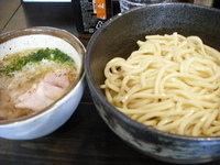 「半肉塩つけそば・中盛330g（950円）」@鶏そば専門店 前略。まるきゅうの写真