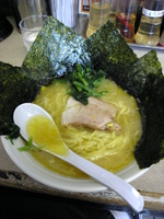 「とんこつ塩ラーメン」@らーめん ぎょうてん屋 厚木総本店の写真