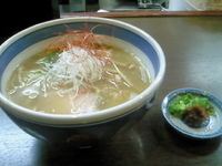 「塩中華そば 海老辛しつき 700円」@中華そば・つけそば 浜屋の写真