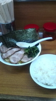 「チャーシュー麺（濃い目固め多め）+海苔+ライス」@たかさご家 本店の写真
