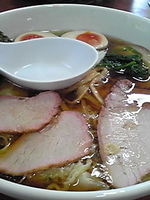 「焼豚ワンタン麺大盛+玉子」@とら食堂の写真