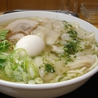 「わんたんめん（塩）￥750+大盛￥150+味玉子￥100」@自家製ラーメン 菊屋食堂の写真