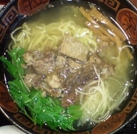 「牛すじ塩ラーメン+ビール」@つけめん熊谷学校の写真