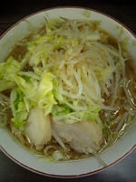 「小ラーメン+野菜;ニンニク」@ラーメン二郎 横浜関内店の写真