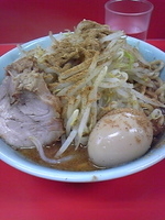 「小ラーメン 700円+味玉100円+魚粉50円」@ドン-キタモトの写真