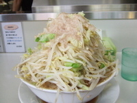 「ラーメン大盛 700円 こま切れ豚 70円 野菜/ニンニクマシマ」@ラーメン大 我孫子店の写真