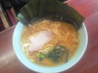 「ラーメン 中 油多め やわらかめ 海苔増し」@本牧家 本店の写真