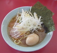 「ラーメン+しらがネギ+半熟味玉子」@沼津家の写真