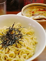 「濃厚辛味噌つけ麺（大盛り300g、￥850）」@九州大牟田ラーメン直角 藤沢の写真