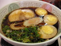 「コクしょうゆ（+大盛り・味玉）」@らーめん角力の写真