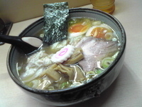 「わんたん煮玉子らあめん750円」@いつみ屋の写真