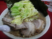 「全部のせうまいラーメン中盛 （アブラ多め ・ キャベツ=茹で）」@松福 本店の写真