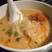 「旨辛豚骨（おじや用肉みそ飯付き￥750）」@麺創房さくらの写真