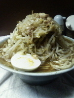 「ラーメン（ニンニク・ヤサイ）」@ラーメン富士丸 板橋南町店の写真