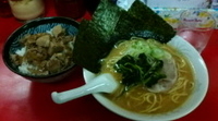 「らーめん+チャーシューご飯」@鹿島家 鶴見店の写真