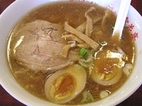 「旭川醤油らぁめん（煮玉子トッピング）」@旭川らぁめん 雪花亭の写真