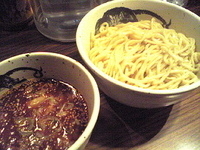「辛つけ麺大盛あつもり（900円）」@麺屋武蔵 虎洞の写真