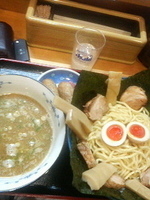 「特製華丸つけめん+いなり」@中華そば 華丸の写真