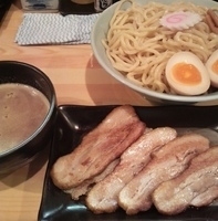 「つけ麺（大盛）+チャーシュー」@めん屋 写楽 東大宮店の写真