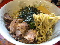 「汁なし坦々麺780円+切り落としチャーシュー50円+小ライス10」@桃天花の写真