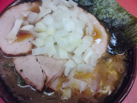 「チャーシューメン（麺固め）+たまねぎ」@ラーメン杉田家の写真