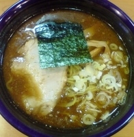 「正油トンコツラーメン（魚介） 大盛り」@麺房 長谷川の写真