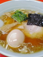 「醤油ラーメン（￥550）+味付け玉子（￥50）」@よっちゃんの写真