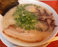 「ラーメン（替え玉券使用）&タマゴ780円」@博多長浜ラーメン フクフクの写真