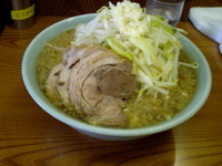 「小ラーメン 小豚700円（麺硬め、ニンニク・ヤサイ）」@ラーメン二郎 亀戸店の写真