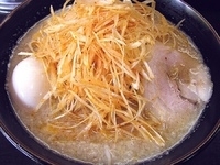 「らーめん（玉子+辛ネギトッピング）」@らーめん かづの写真