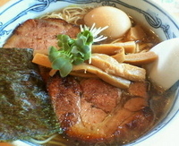 「醤油ラーメン（大盛） ￥850 + チャーシュー ￥150」@らーめん いまるやの写真