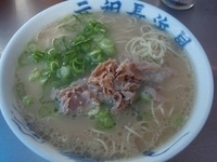 「らーめん（400円）」@元祖 長浜屋 支店の写真