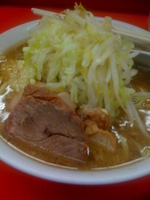 「ラーメン（650円）、ニンニク、脂少なめ」@ラーメン二郎 松戸駅前店の写真
