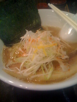 「濃厚中華そば（650円）、中盛り（1.5玉）+100円」@つけそば中華そば 山ねこの写真