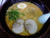 「辛味噌とんこつラーメン（バリカタ、紅生姜抜き）+替え玉（バリカタ」@九州とんこつ 博多屋ラーメン 伊勢崎支店の写真