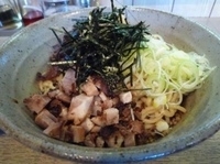 「油そば（650円）+生玉子（サービス）」@麺屋 花形の写真