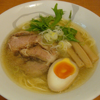 「塩らぁめん 750円」@爆じゅう餃子 餃点の写真