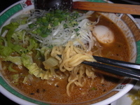 「薬膳坦々麺（サービスライス・大盛サービス）1,000円」@五湯道 アレア品川店の写真