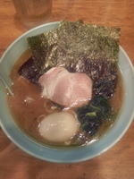 「ラーメン+ライス大（無料）」@横浜ラーメン 武蔵家 稲田堤店の写真