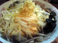 「らーめん大盛り+ヤサイ+にんにく」@らーめん ぽっぽっ屋 水道橋店の写真