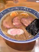 「特製中華そば」@中華そば 青葉 新宿店の写真