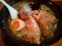 「燻し焼き豚麺」@○麺堂の写真