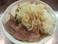 「ラーメン チャーシュー タマネギ （ニンニク カラメ）」@らーめん大 大久保店の写真