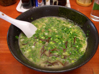 「味楽留ラーメン 〈青ねぎトッピング〉」@前橋とんこつ 味楽留の写真